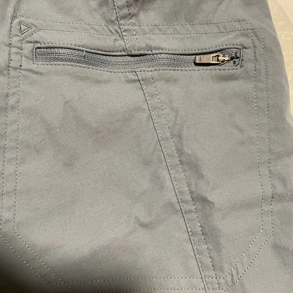 Eddie Bauer Women's Rainier Capri pants in a blue/gray color. Size 8. - Picture 11 of 13